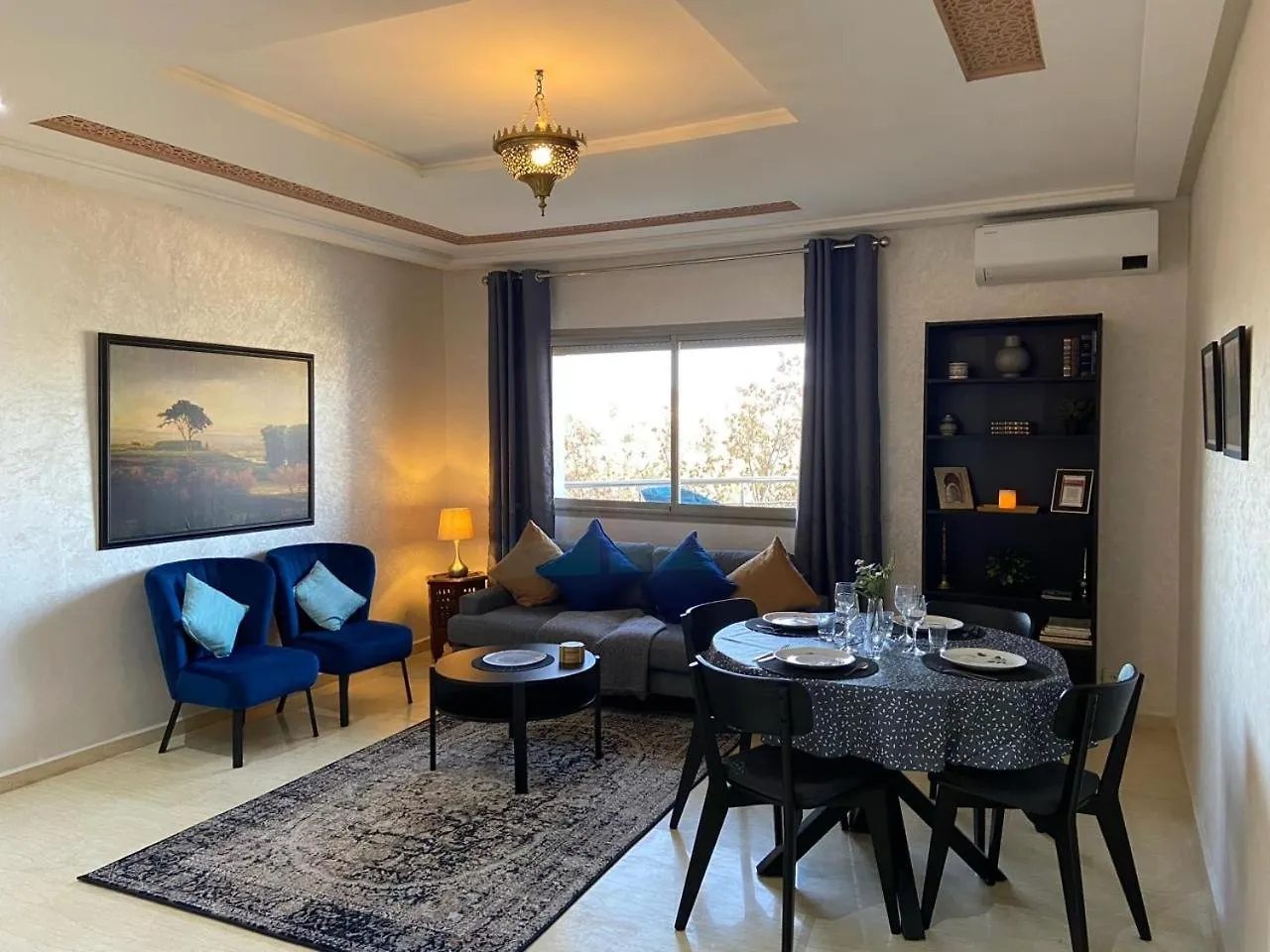 Appartement Luxueux, 2 Chambres, A 300M De La Gare De Train Fes