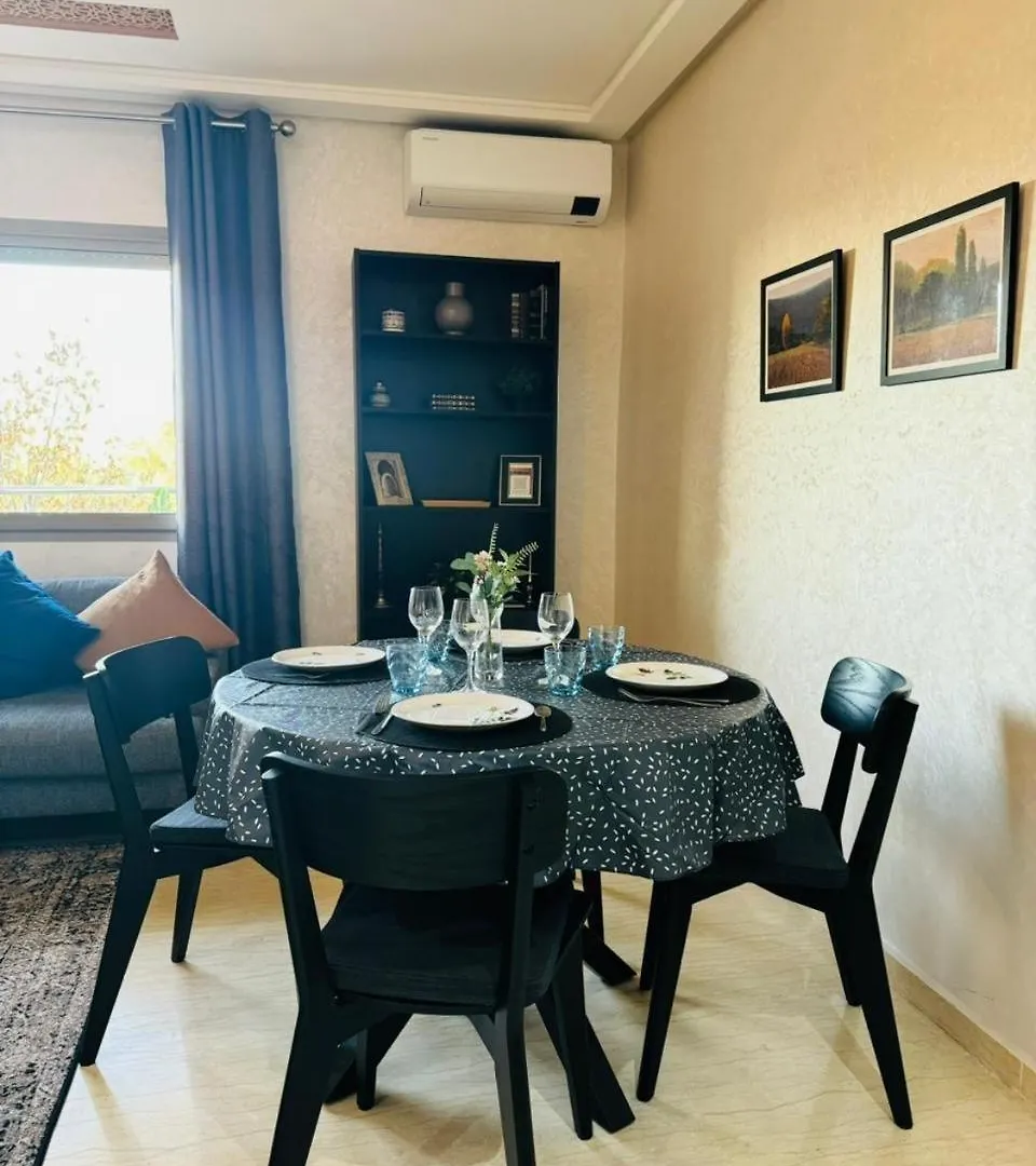 Appartement Luxueux, 2 Chambres, A 300M De La Gare De Train Fes 0*,